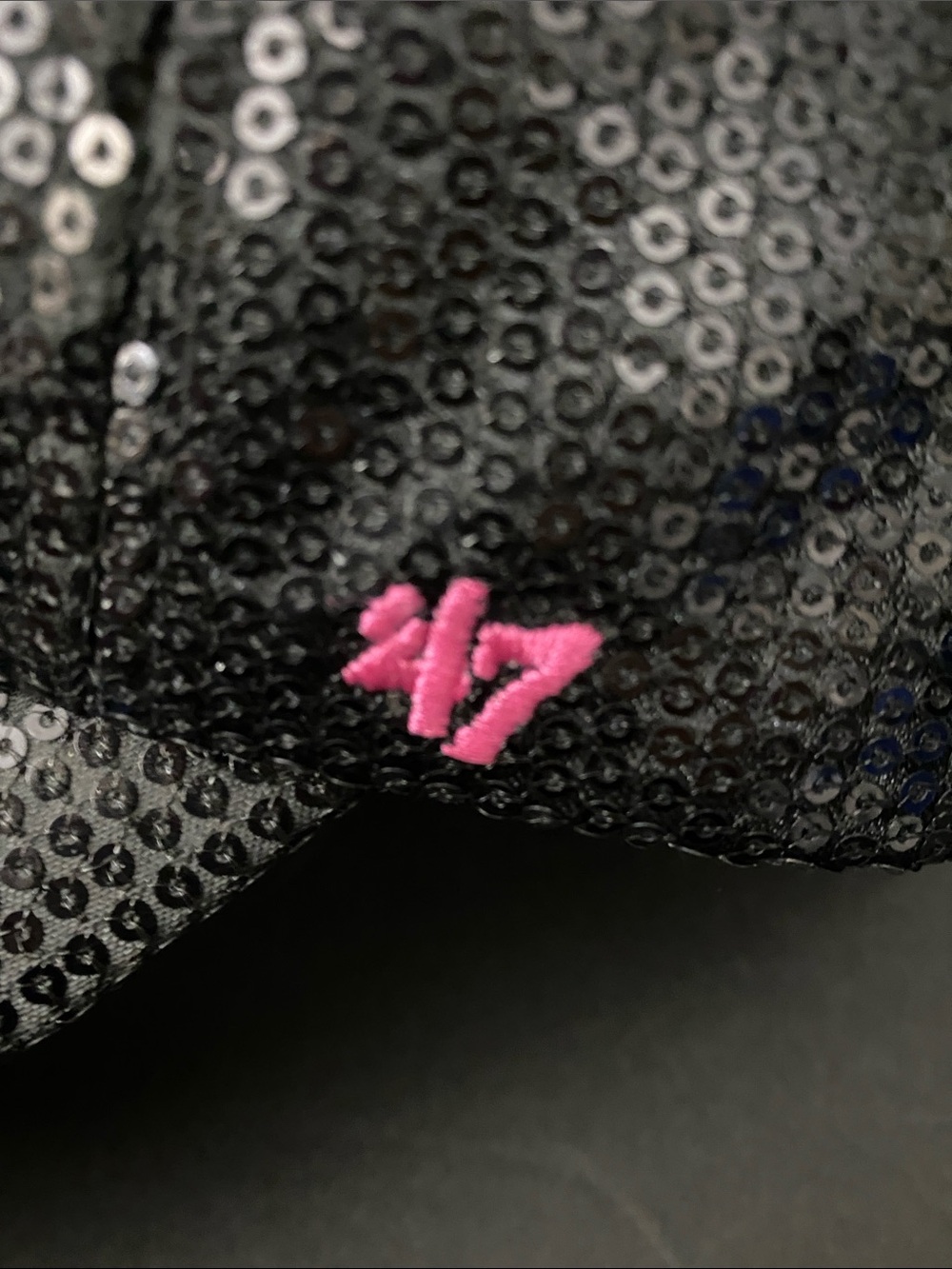 New York Mets ‘47 MBL Black Sequin Baseball Cap with Pink Logo - Picture 6 of 8